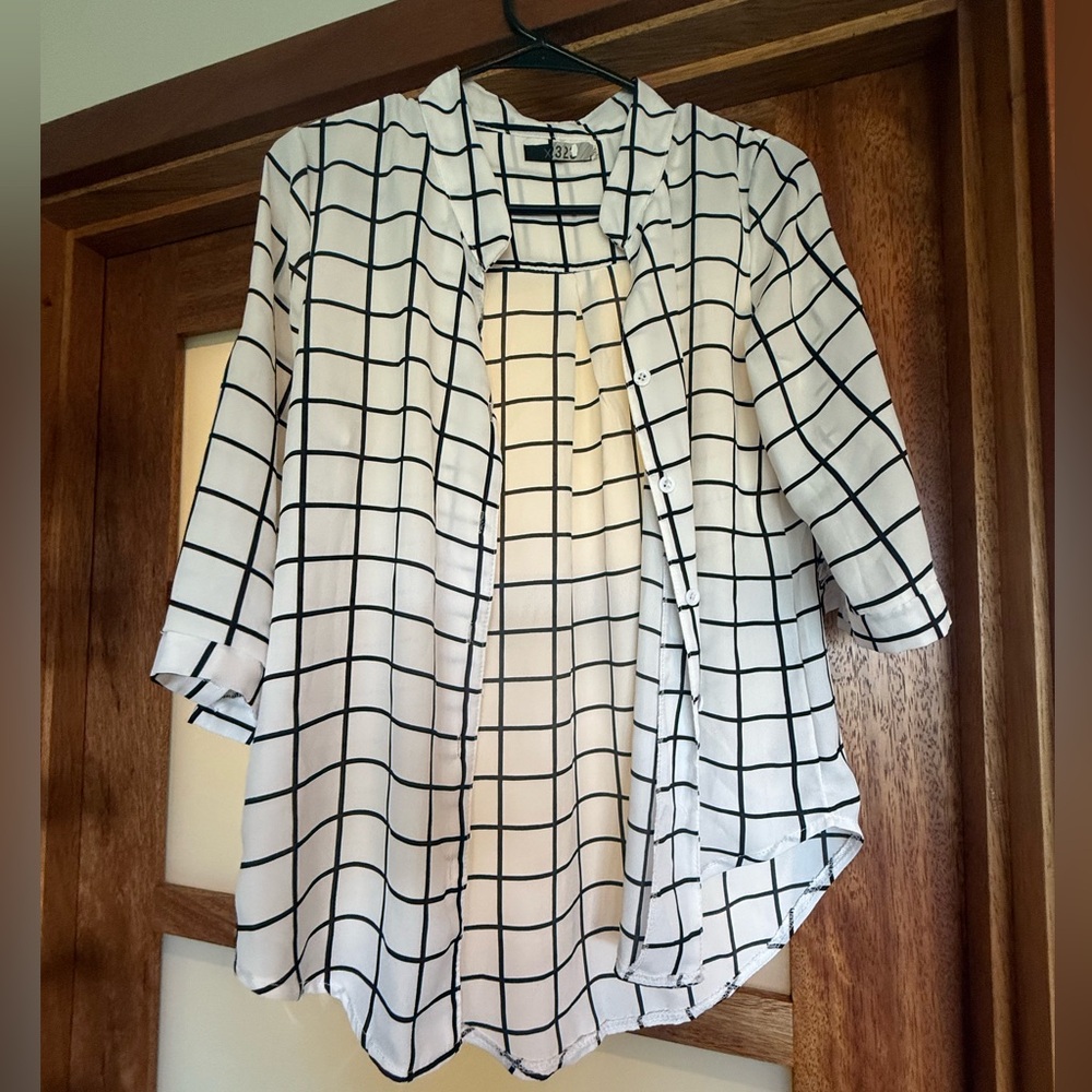 Black and White 3/4 Sleeve Pattern Blouse